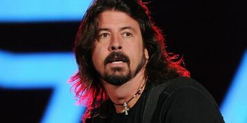 El cantante de Foo Fighters reveló tener una hija fuera del matrimonio