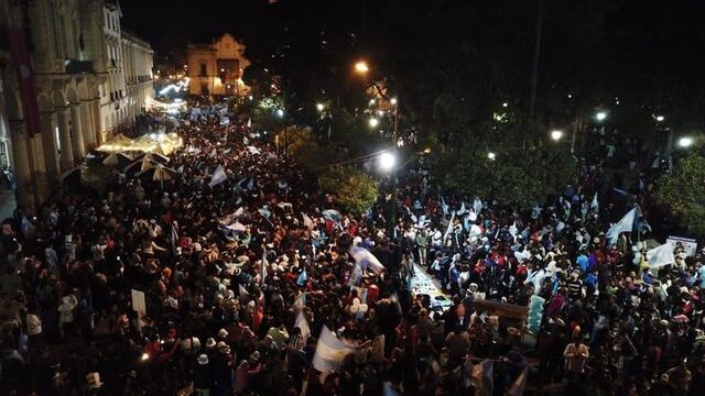 La Plaza 9 de Julio de Salta se colmó de gente que fue a festejar el triunfo de la Selección Argentina en la Copa América