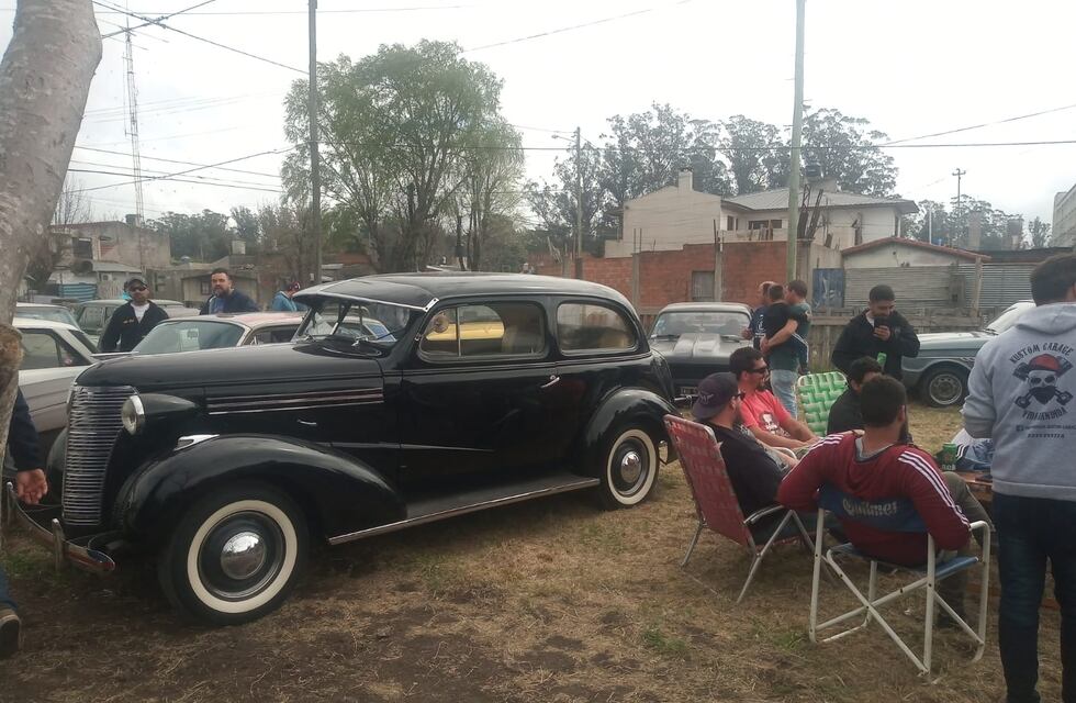 Encuentro de autos a beneficio de comedor barrial