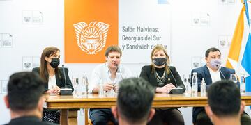 Melella: “el pueblo de tierra del fuego les agradece porque marcaron la historia de la provincia al haber dado vida”