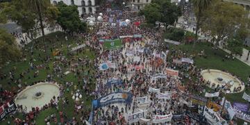 Organizaciones de izquierda se movilizaron este Día de la Memoria. (Foto: Clarín)