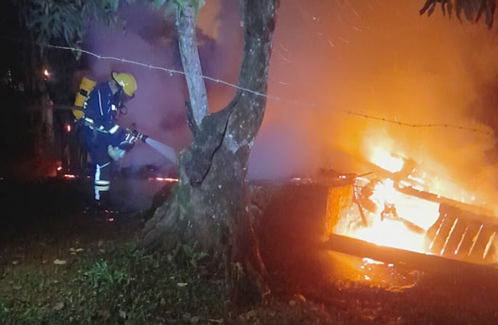 Se incendió una vivienda en San Vicente
