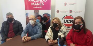 Fabio Quetglas, Diputado Nacional de la UCR y precandidato a Diputado en las Paso 2021, estuvo en Tres Arroyos, acompañado por la Diputada Provincial y precandidata, Anahí Bilbao.