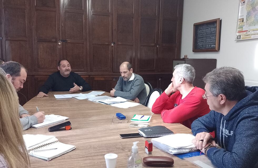 Reunión mensual del Banco de Tierra de Tres Arroyos con la presencia de Julio Federico