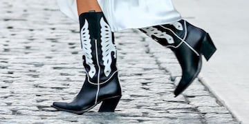 Llegaron para quedarse: descubrí cómo llevar las botas cowboy durante esta temporada de verano.
