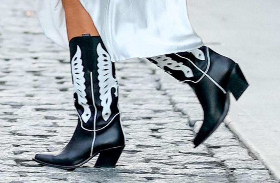 Llegaron para quedarse: cómo llevar las botas cowboy durante los días de verano