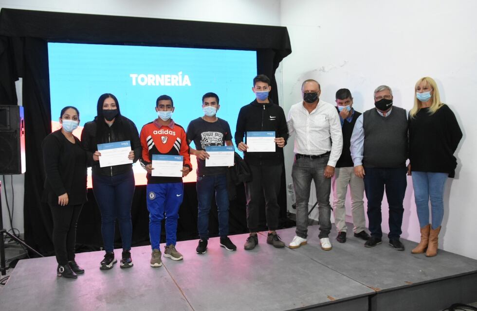 UOM: nueva entrega de certificados de cursos de capacitación