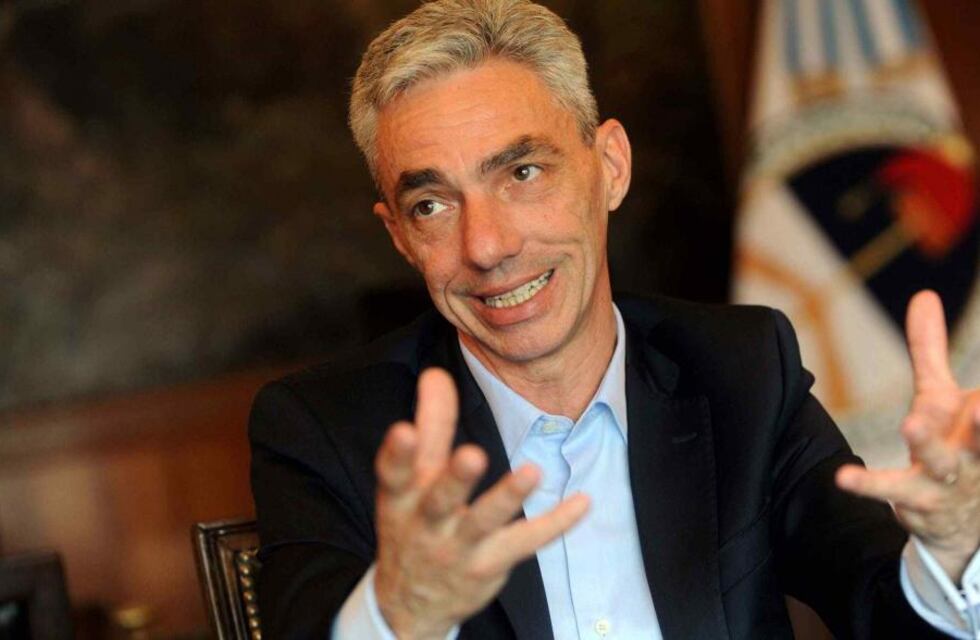 Reducción de vuelos desde el exterior: pasarán de 170 a 75 por semana