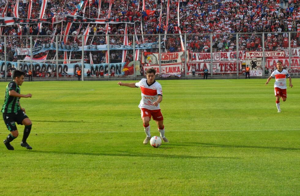 Fernando Bersano en el primer equipo en el partido de Morón ante Chaco For Ever por la Primera Nacional