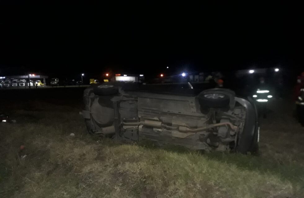 Tragedia en Río Cuarto: una mujer policía falleció tras protagonizar un tremendo accidente