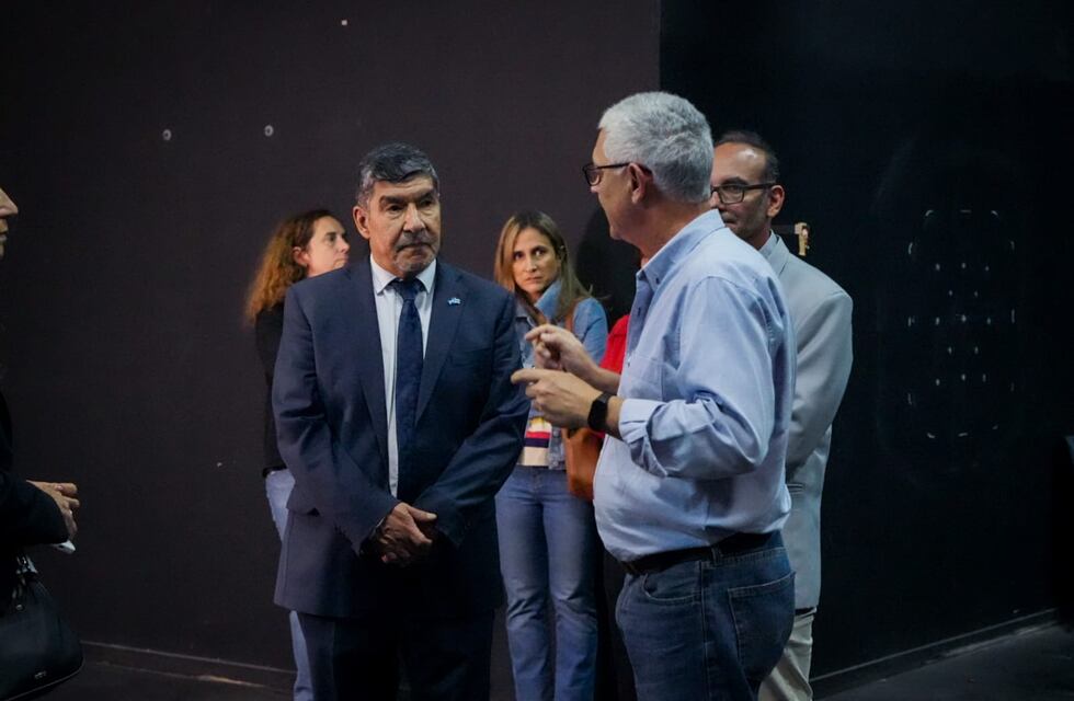 Lo que quedó de la visita de legisladores al centro científico del NOA