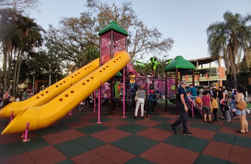 Habilitaron los nuevos juegos de la plaza Sarmiento de Eldorado