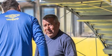 El exfutbolista de 66 años se descompensó mientras estaba en su casa.