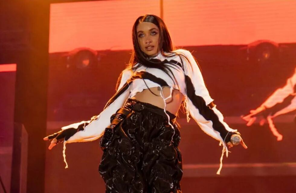 María Becerra cerró la segunda noche de la Fiesta Del Lago 2022