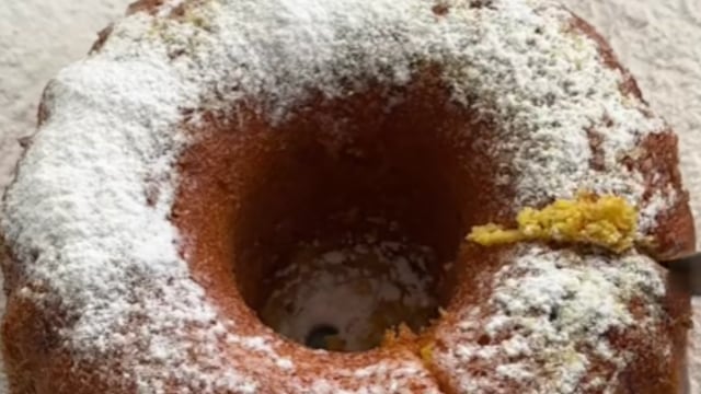 Con ingredientes simples se puede hacer un budín nube de mandarina.