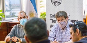 El Gobernador insistió en el apoyo a los trabajadores de la empresa.