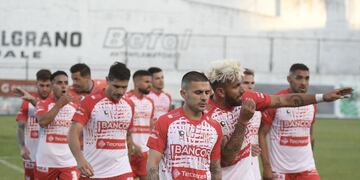 Instituto empató con Defensores de Belgrano y jugará la revancha a cancha llena, para llegar a la final (La Voz archivo).