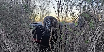 La Francia: un automóvil con tres jóvenes tumbó en la autovía 19, podría haber sido una tragedia