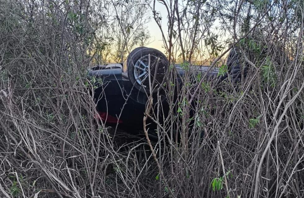 La Francia: un automóvil con tres jóvenes tumbó en la autovía 19, podría haber sido una tragedia