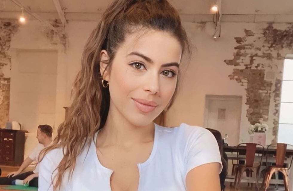 Quién es Sara Duque, la profesora de Julián Álvarez que la rompe en Instagram con sus fotos en microbikini