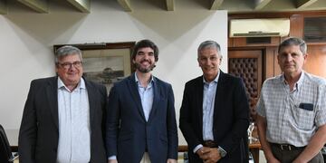 Marcelo Lombardo, el Cónsul General de España, Jaime González Castaño, Jorge Muriel y Roberto Muriel