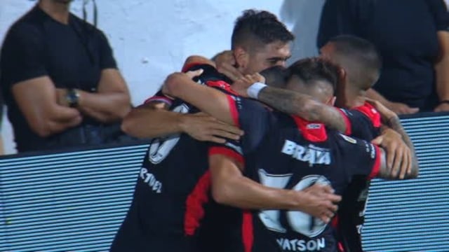 El festejo de Maravilla Martínez para el 1-0 de Instituto ante Unión. (Captura de TV)