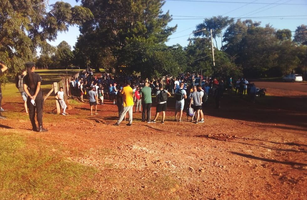 Gresca entre hinchadas causó la clausura de un partido de futbol en 25 De Mayo