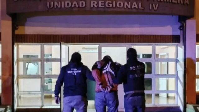 Puerto Rico: dos detenidos por el robo de una motocicleta a punta de cuchillo.