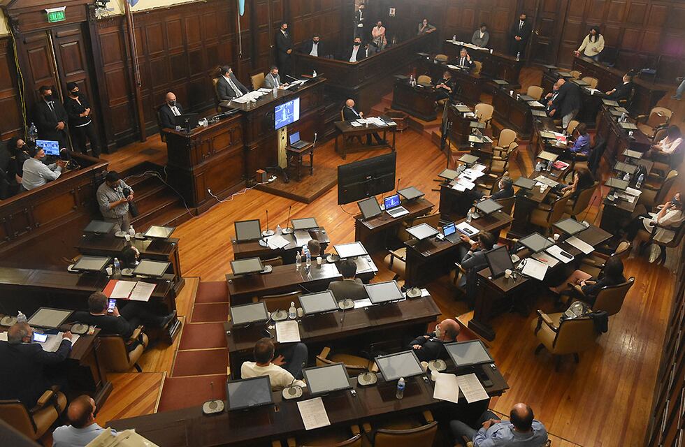 El Senado convocó para este jueves a la comisión Bicameral para tratar el DNU del Gobierno