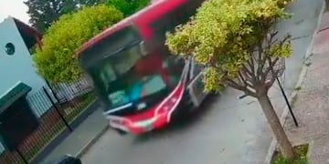 Un chico de 12 años se robó un colectivo de Ersa y manejó por más de tres kilómetros.