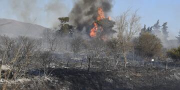 Trabajan cuarteles de bomberos voluntarios de Capilla del Monte, Los Cocos, Villa Giardino y La Falda, Cosquín, Valle Hermoso, Cruz del Eje y San Marcos Sierras.