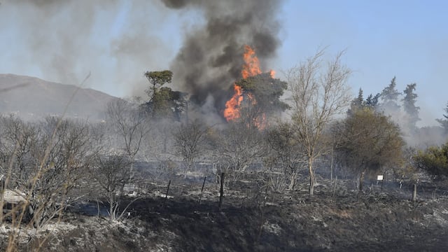 Trabajan cuarteles de bomberos voluntarios de Capilla del Monte, Los Cocos, Villa Giardino y La Falda, Cosquín, Valle Hermoso, Cruz del Eje y San Marcos Sierras.