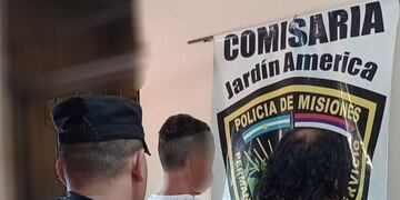 Jardín América: dos detenidos acusados de lesionar a otro con arma de fuego.