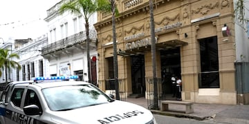 El MPA de Jujuy investiga la muerte de un policía producida en un casino de la calle Alvear, en la capital jujeña.