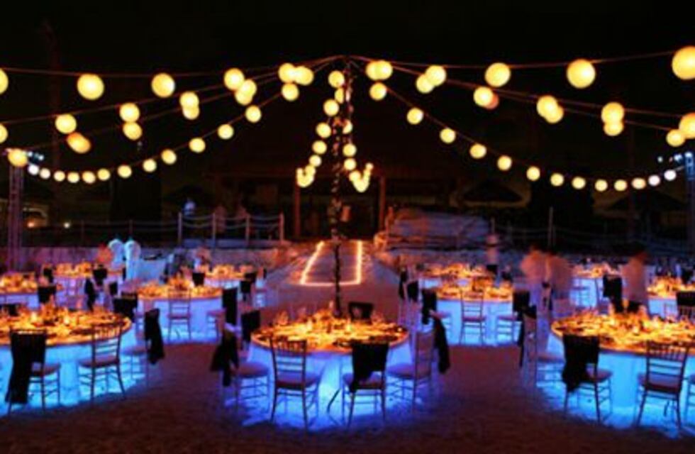 Eventos sociales: pedirán carnet de vacunación, DNI y hasta cinco personas por mesa