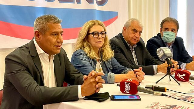 Gaspar Santillán, Claudia Rucci, Marcelo Nasif y Alberto Bernis, en conferencia de prensa en San Salvador de Jujuy.