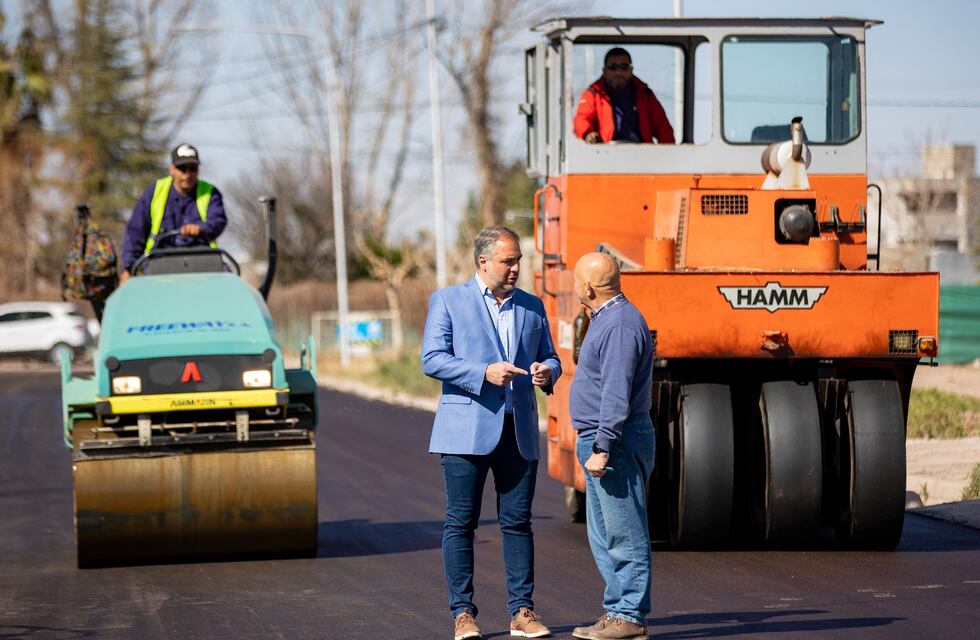 Matías Stevanato recorrió obras de repavimentación en dos distritos