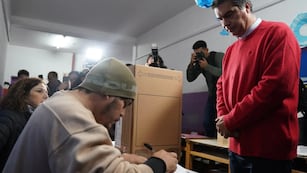 Capitanich votó en Resistencia. Foto: Clarín.