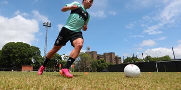 Julián Álvarez, junto con Franco Armani, fue el primer futbolista de la Selección en llegar a Venezuela.