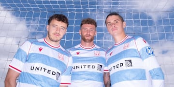 Celeste y blanca: la nueva camiseta de Wrexham