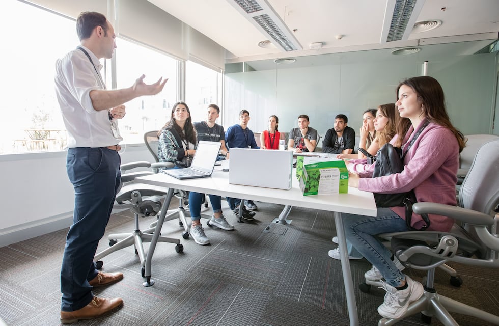 Mendocinos pueden postular a las becas universitarias de la Fundación YPF
