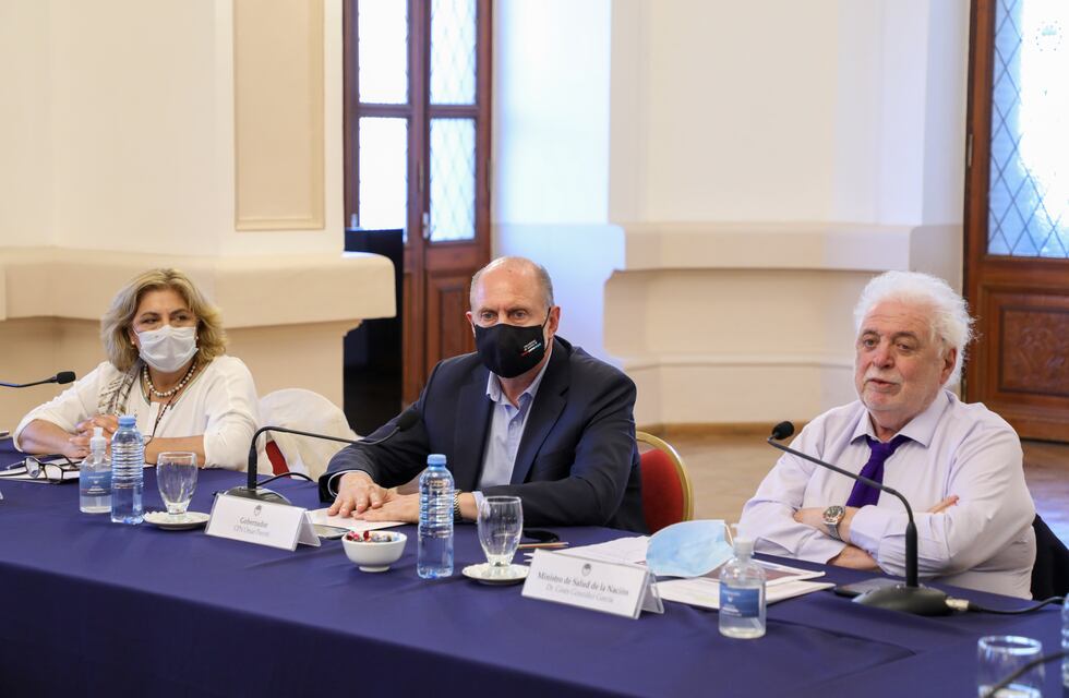 Para las fiestas de fin de año se analiza autorizar encuentros de hasta 20 personas