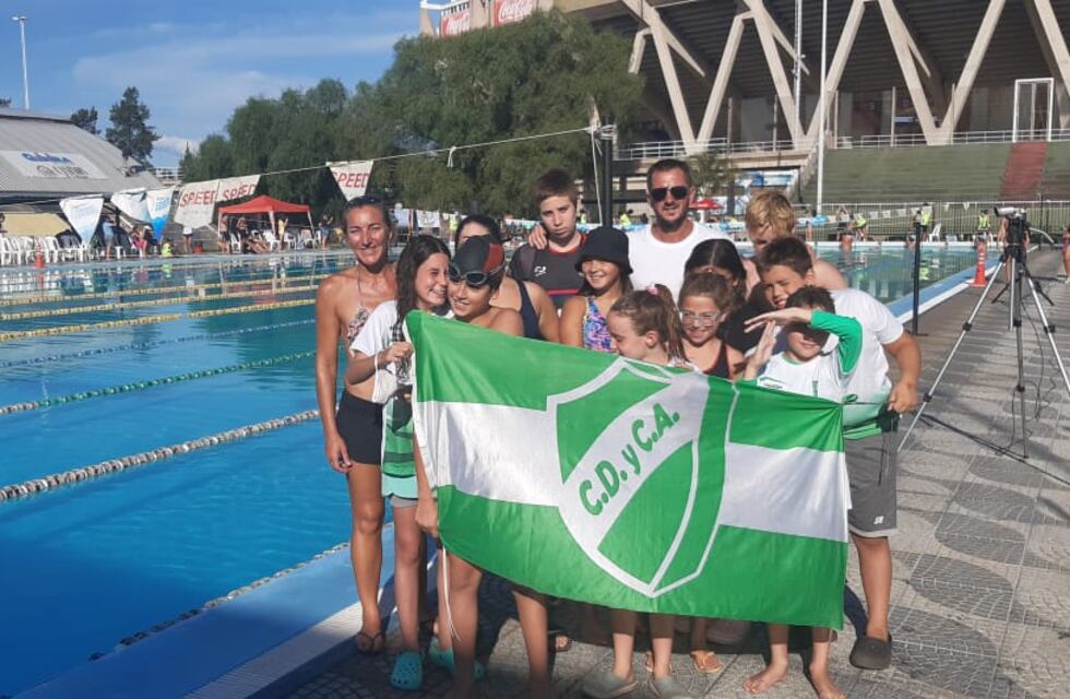 Nadadores del Cultural de Arroyito estuvieron en el Mario Alberto Kempes