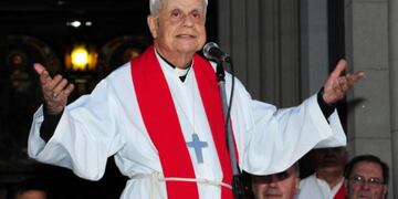 Monseñor Emilio Bianchi di Cárcano, obispo emérito de Azul