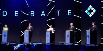 Los candidatos en el primer debate presidencial obligatorio, en Santiago del Estero. ¿Qué tendencias generaron sus dichos en Google? (Clarín)