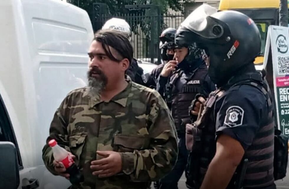 Detuvieron al hombre que viajó de Neuquén a La Plata con un rifle para matar a Cristina Kirchner