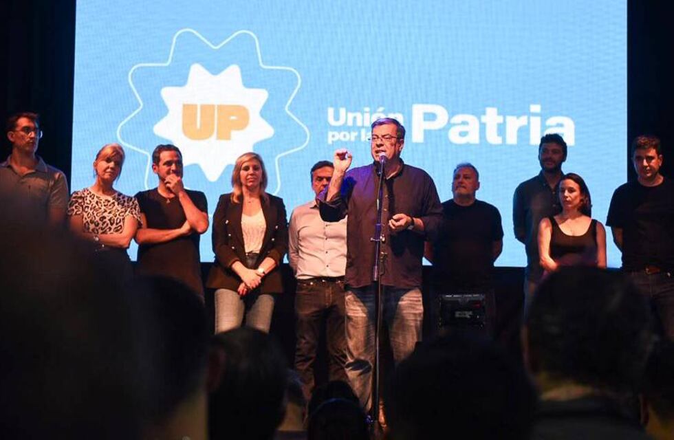 Elecciones 2023 en Santa Fe: el peronismo festejó a pesar del triunfo de Javier Milei