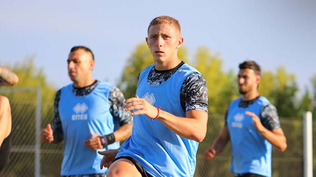 El Colo Barinaga fue operado con éxito de la rodilla, a cargo del cuerpo médico de Belgrano (Prensa Belgrano).