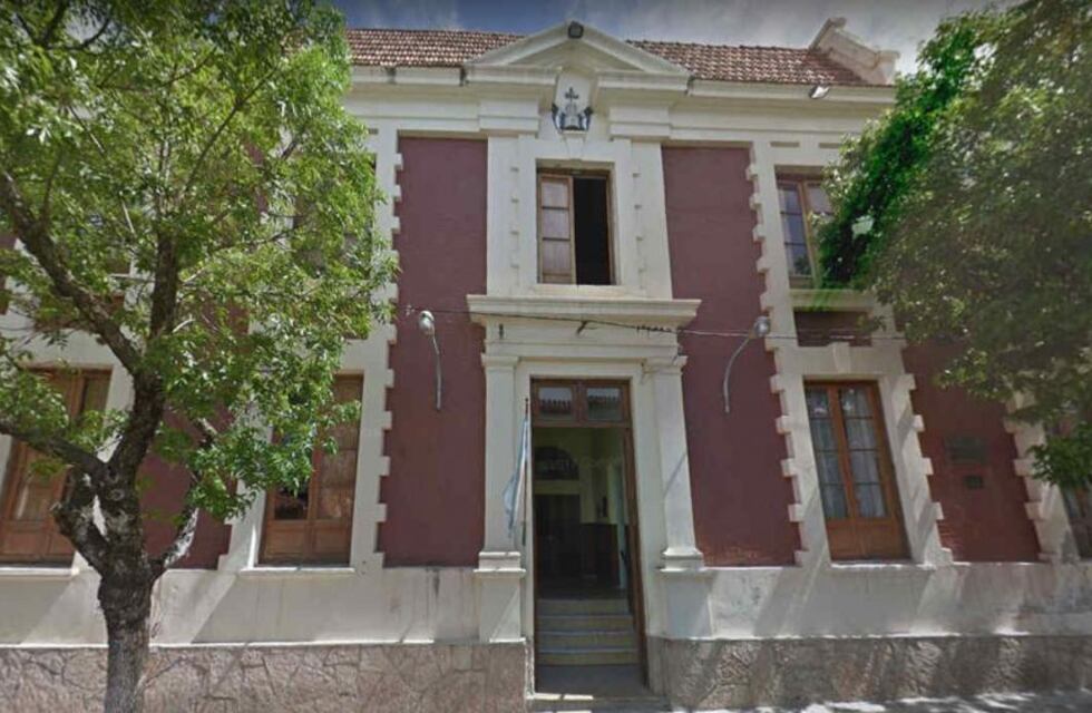 Villa del Prado: golpeaba a su hijo y amenazó con un hacha a los policías que fueron a calmarlo