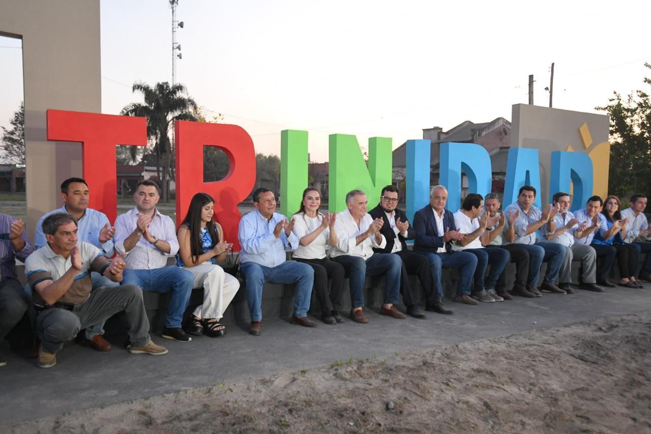 Con el impulso del Gobierno provincial, se inauguraron 5.000 m² de pavimento y un kilómetro de iluminación en la ruta 329.